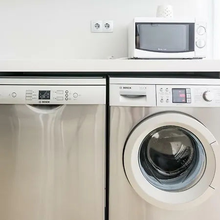 Eluxuria Sunny Daire *